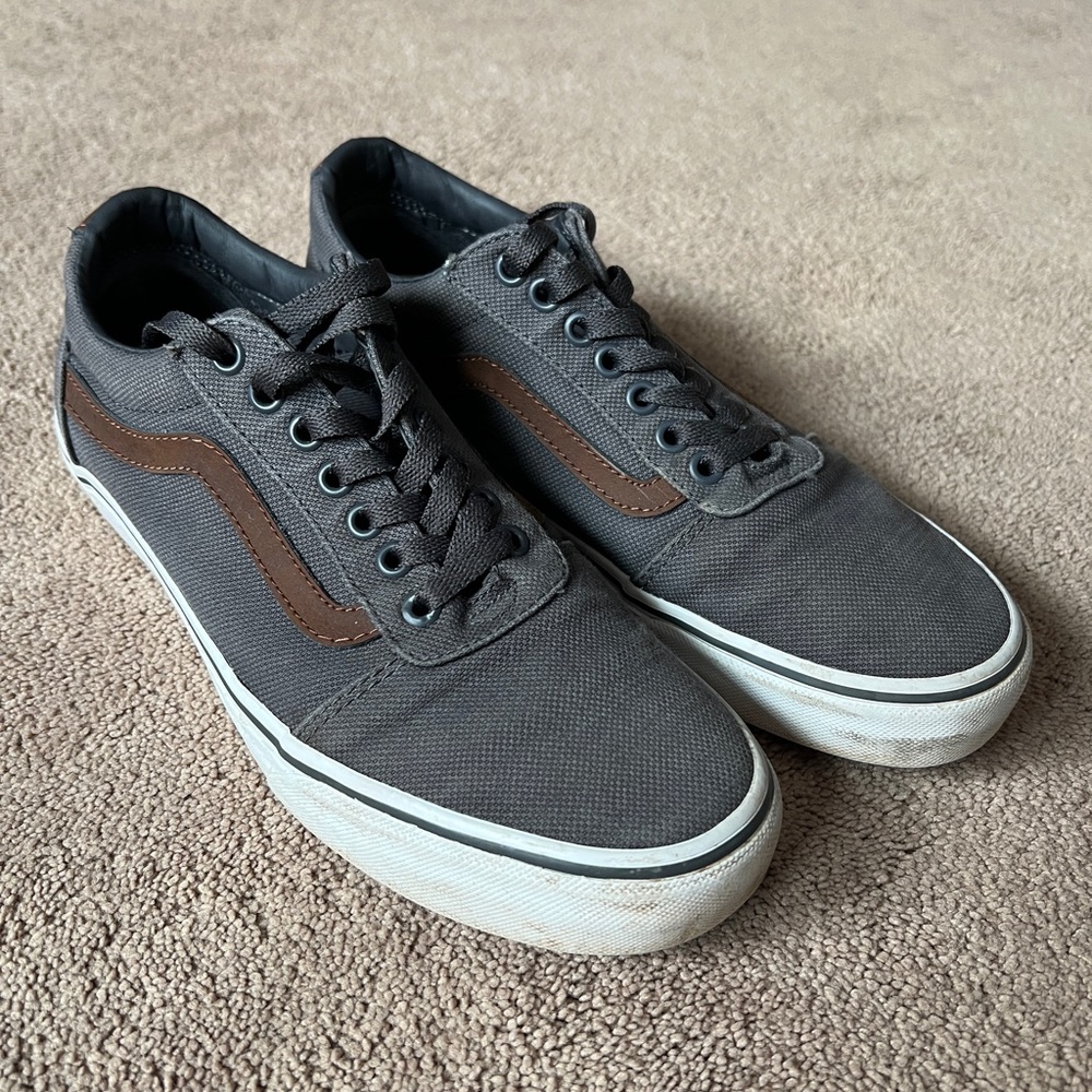Vans Shoes size 8 Mens